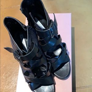 Diane von Furstenberg open toe boots. Sz 7B